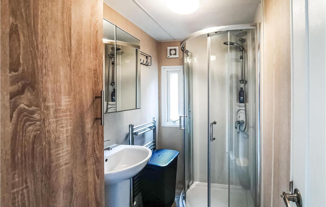 3 Bedroom Beautiful Home In Heinkenszand מראה חיצוני תמונה